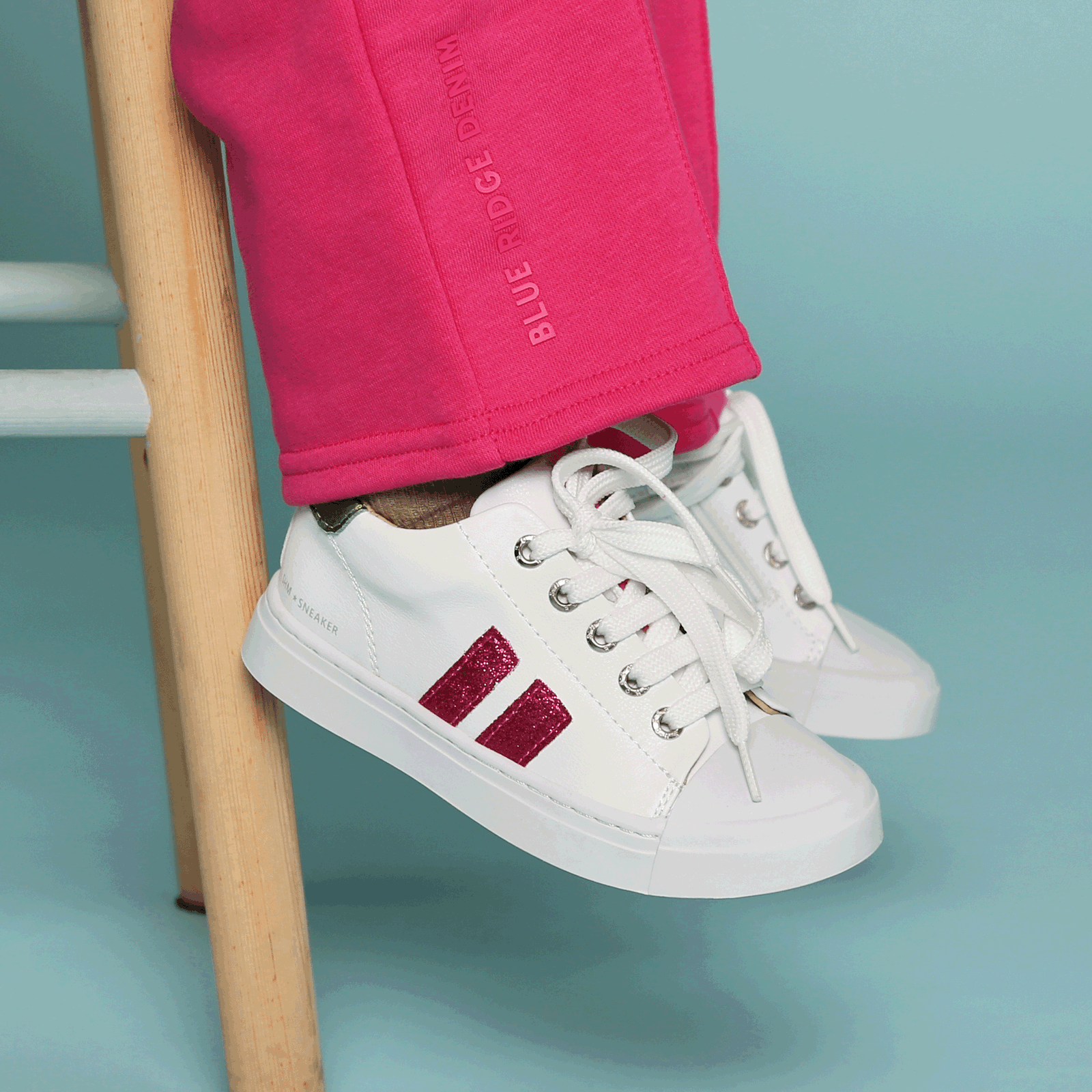 Shoesme witte sneaker met roze stripings Microleer | Meisjes schoenen
