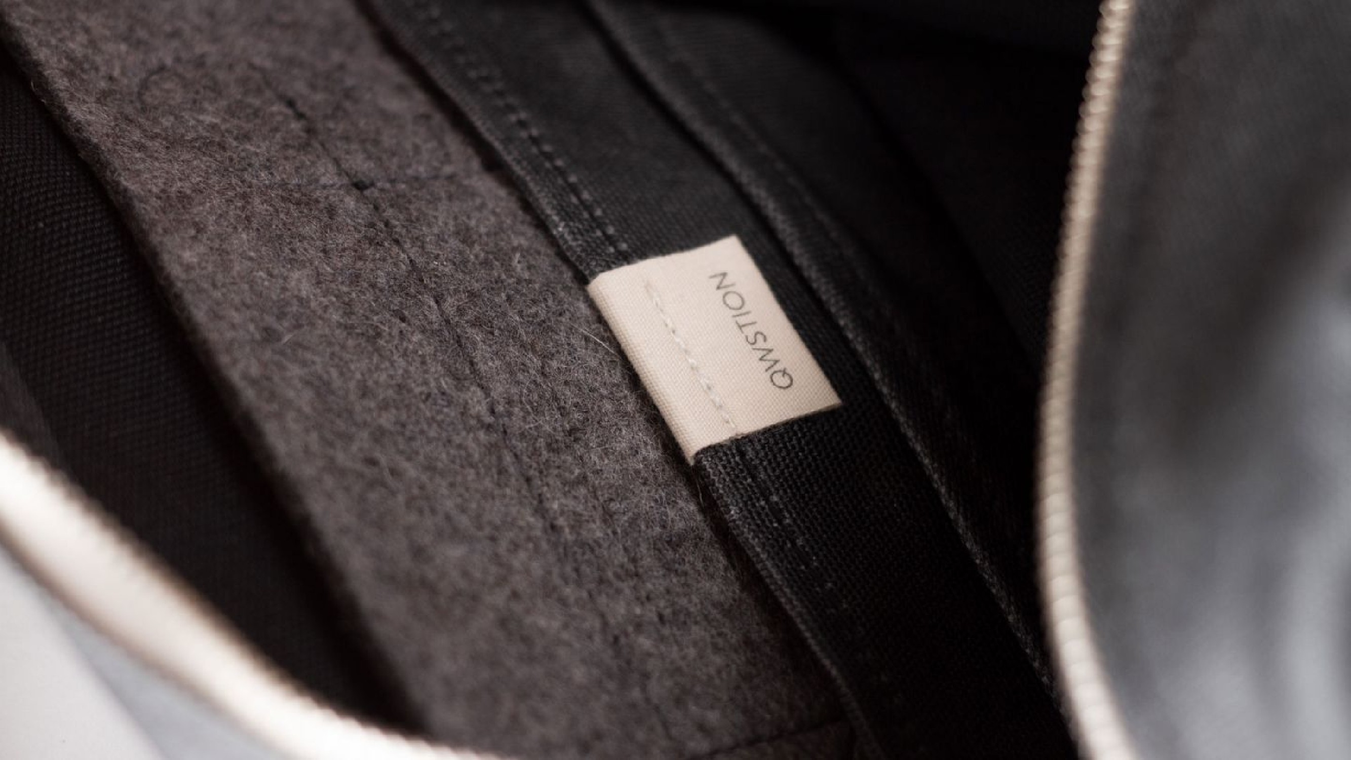 Qwstion Bananatex Zip Pack Waxed Black
