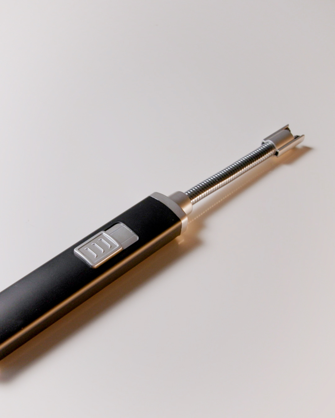 Elektrisches Lichtbogen USB Sturm Feuerzeug Flammenloses Stabfeuerzeug - Schwarz / Silber