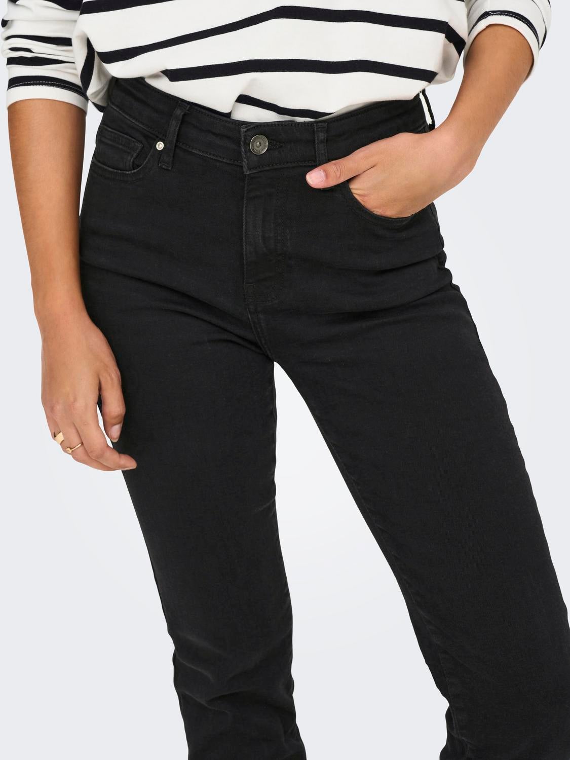ONLSUI Mittlere Taille Slim Fit Jeans Black Denim
