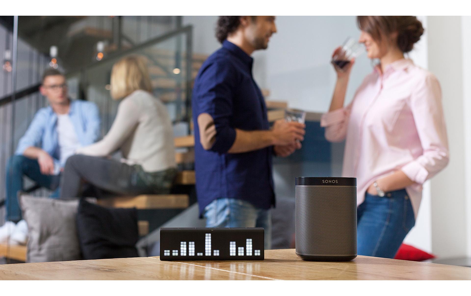 Smart-Display LaMetric Time<br>LaMetric TIME Tischuhr für Smart Home