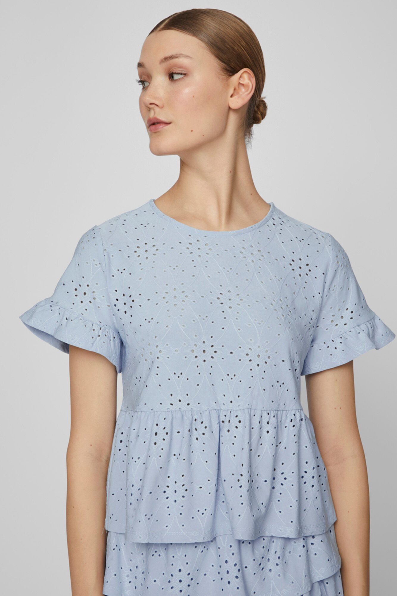 Blusa de manga curta com detalhes vazados - Azul