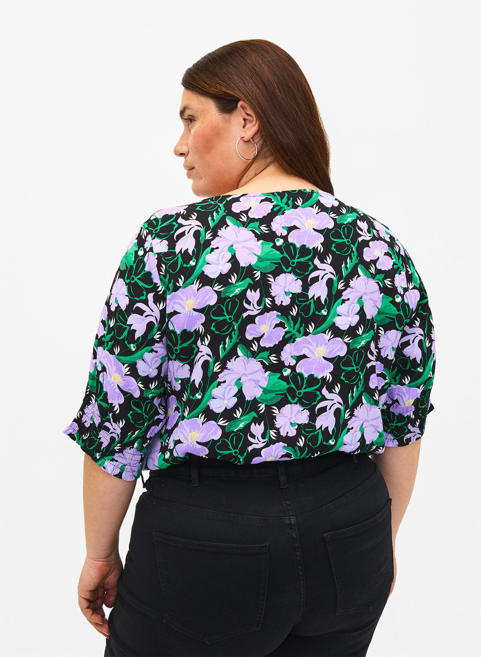 Viskosebluse med knapper