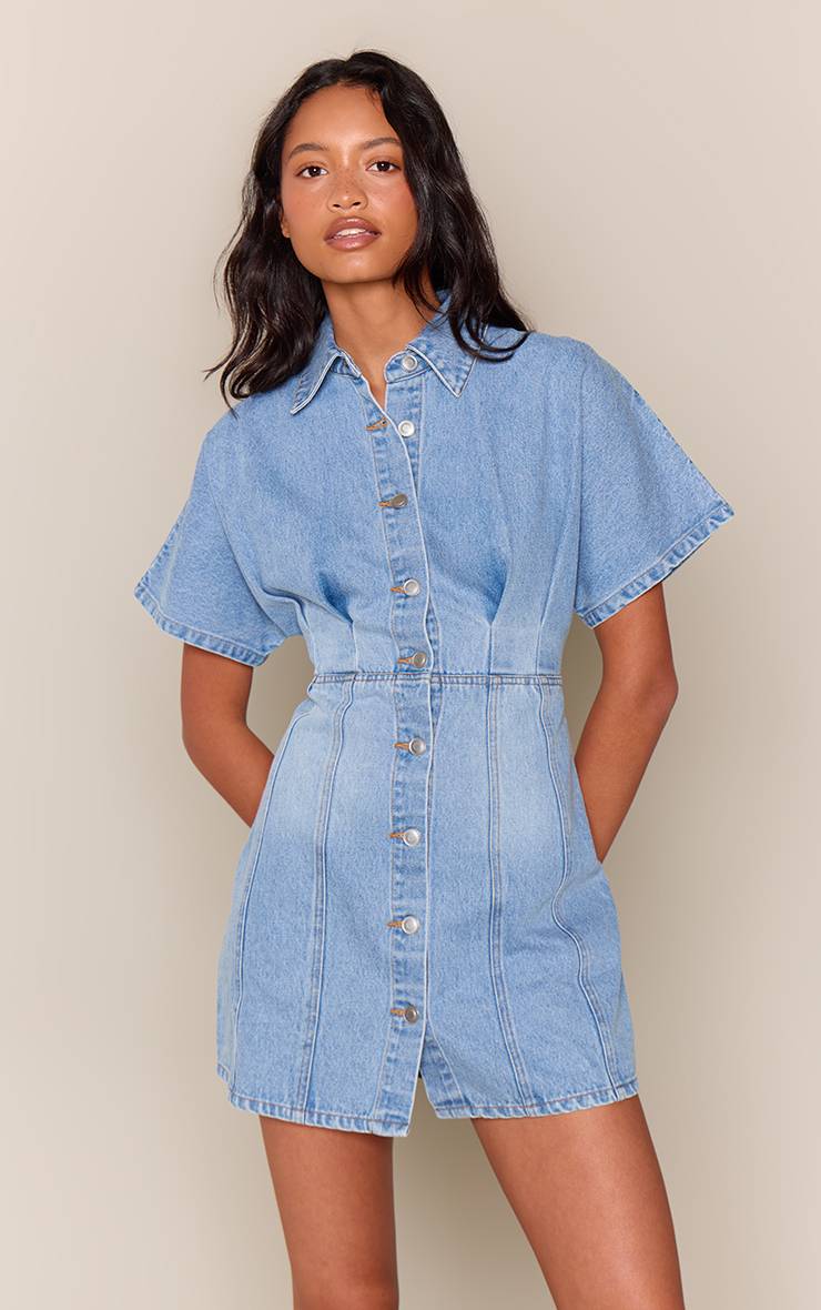 Bleu Moyen Délavé Robe En Denim À Basque Bleu Moyen Avec Détails De Coutures