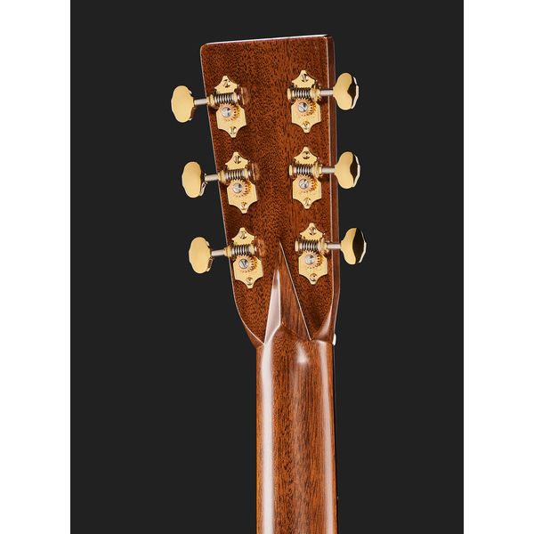 Martin Guitar D-28 Modern Deluxe
