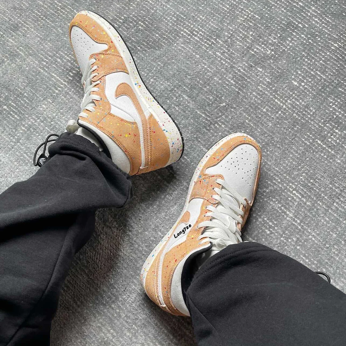 Jordan 1 Mid SE Brushstroke