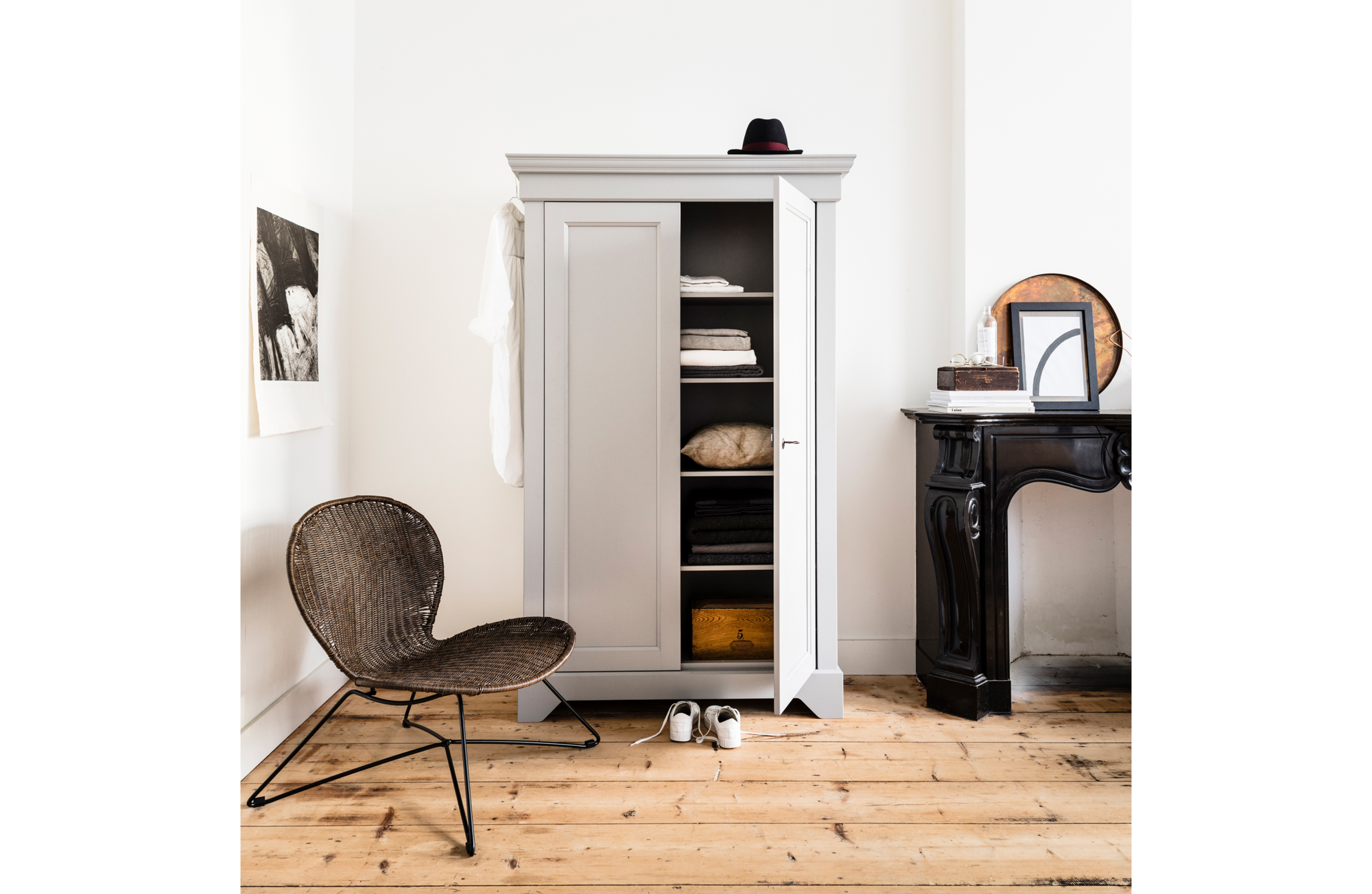 WOOOD brocante kast Isabel grenen [fsc] Betongrijs