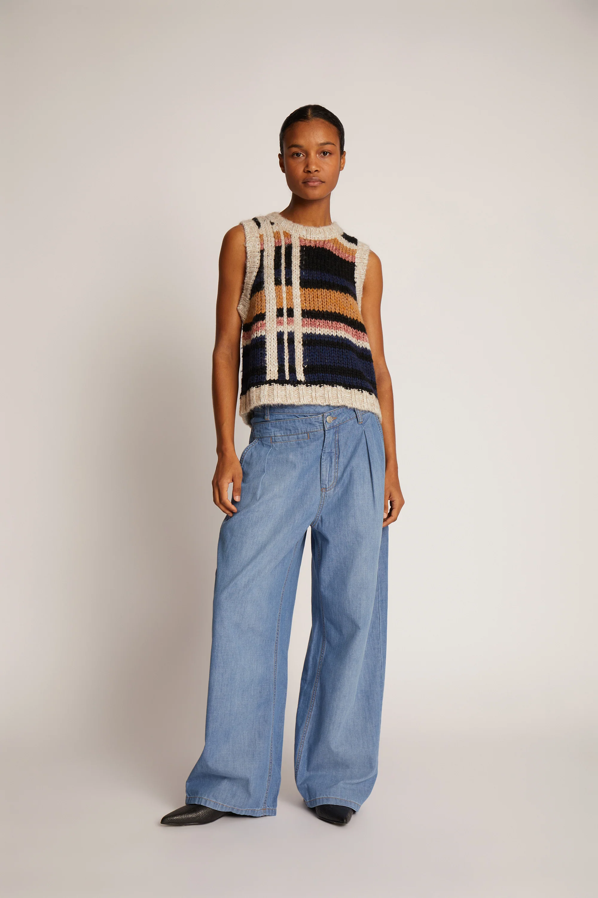 MUNTHE  Tahuma strikket vest - multi