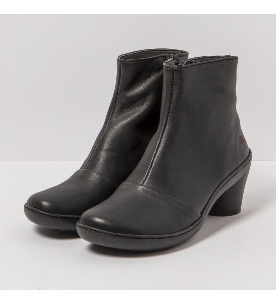 Botas de cano curto em couro preto - altura do salto: 6,5 cm -
