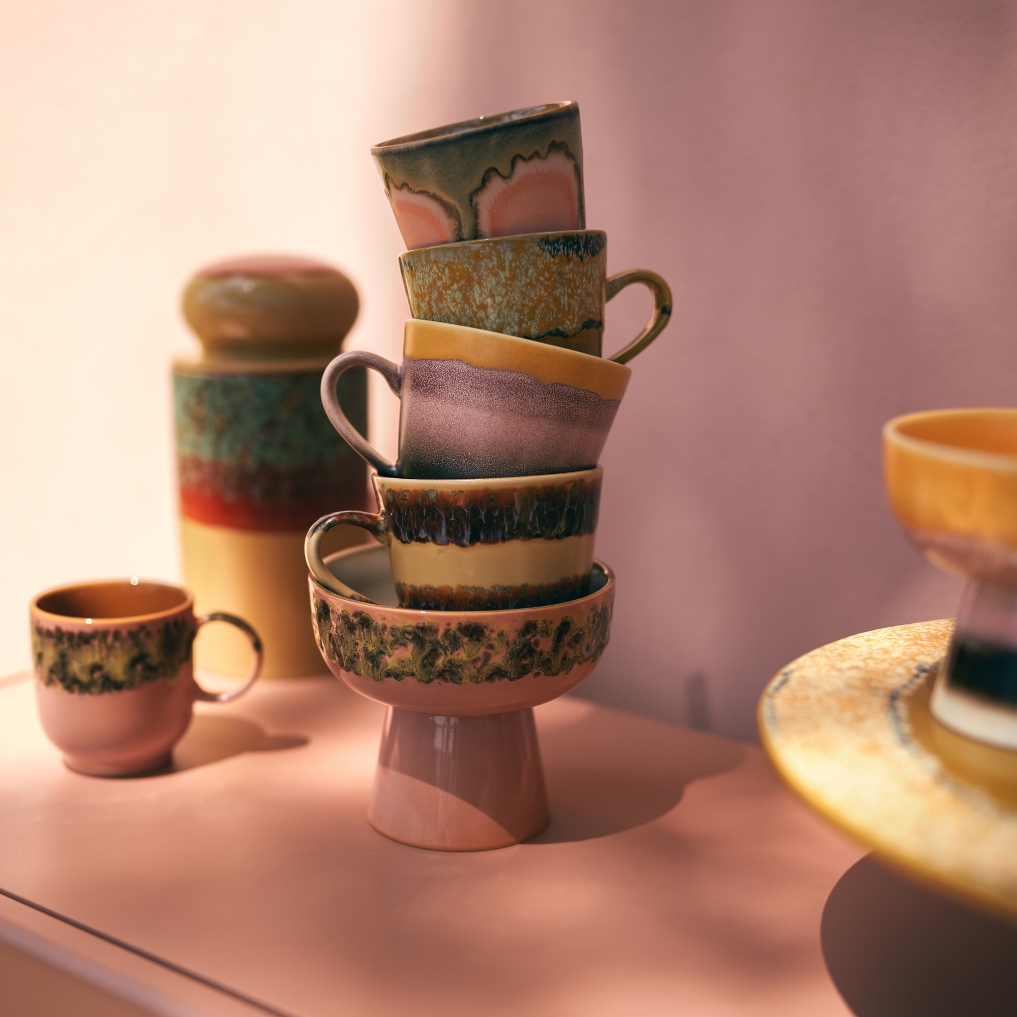 Servies 70s ceramics tapas schaal op voet L lush