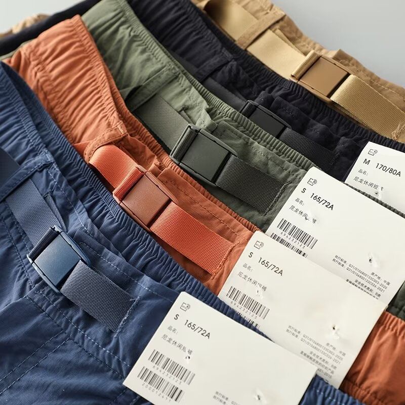 Adotuastic - Elastische taille, effen cargoshorts met gespen
