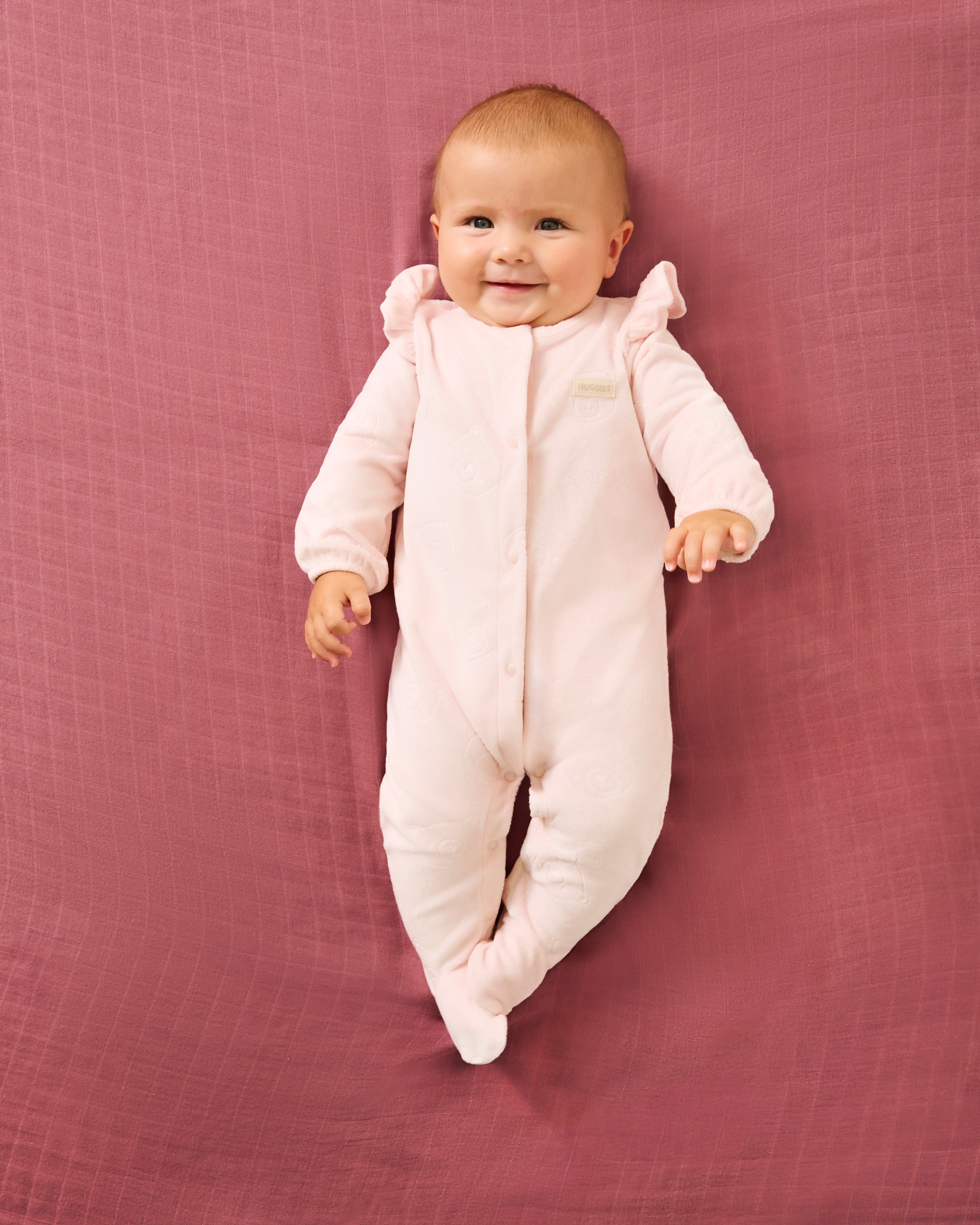 HUGGIES babywear Strampler »HUGG FOOTED COVERALL«, Pflegeleichte Fleece- Qualität