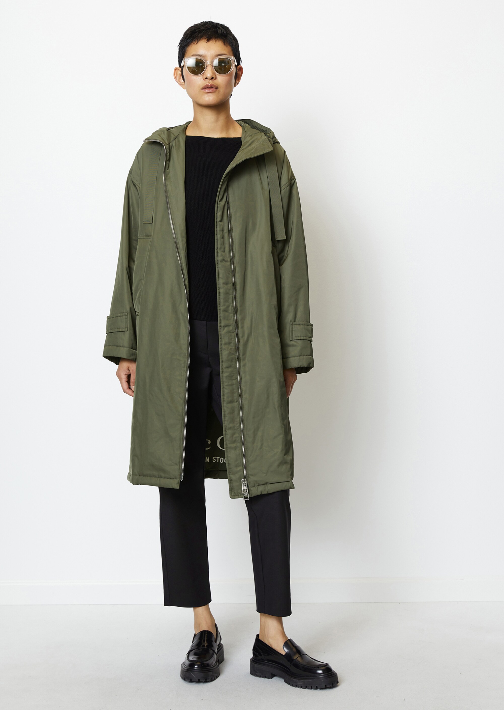 Wattierter Kapuzen-Mantel relaxed aus recyeltem Polyester-Twill WR