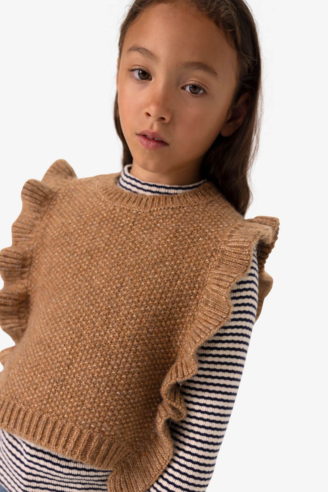 Bruine gebreide spencer met ruffles