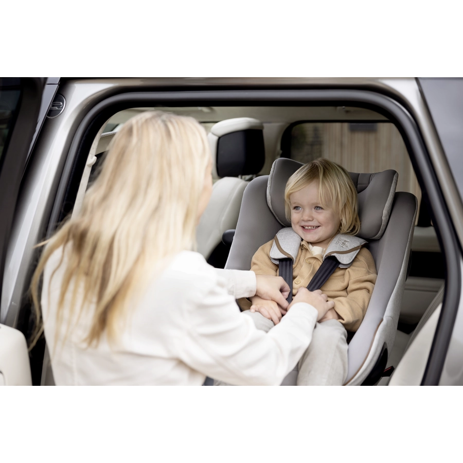 Joie Signature Kindersitz i-Harbour inklusive Basisstation i-Base Encore Carbon