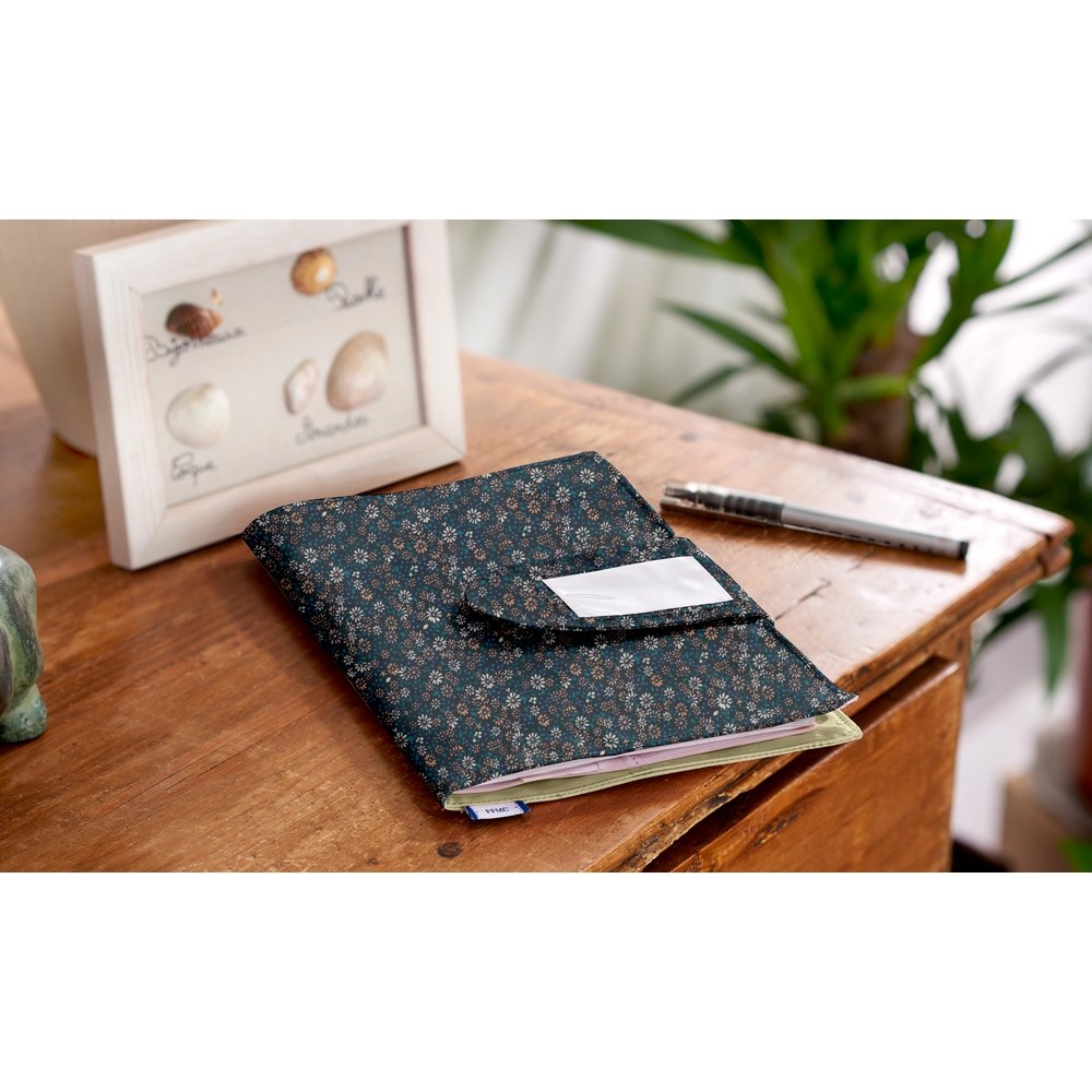Protège Carnet De Santé Paquerette Marine