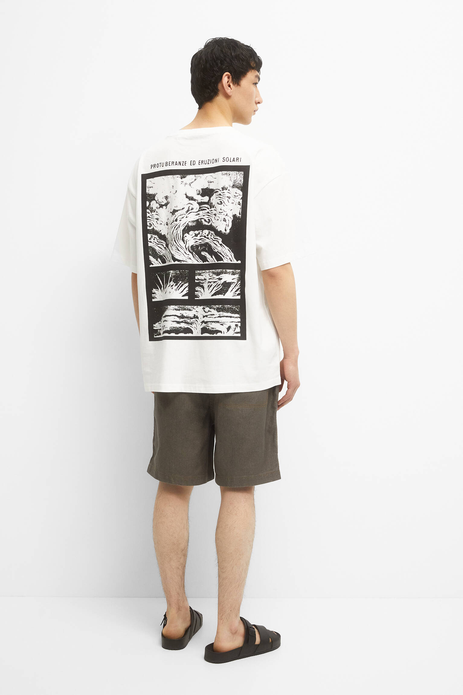 CAMISETA DE MANGA CURTA COM SOL BORDADO - BRANCO SUJO