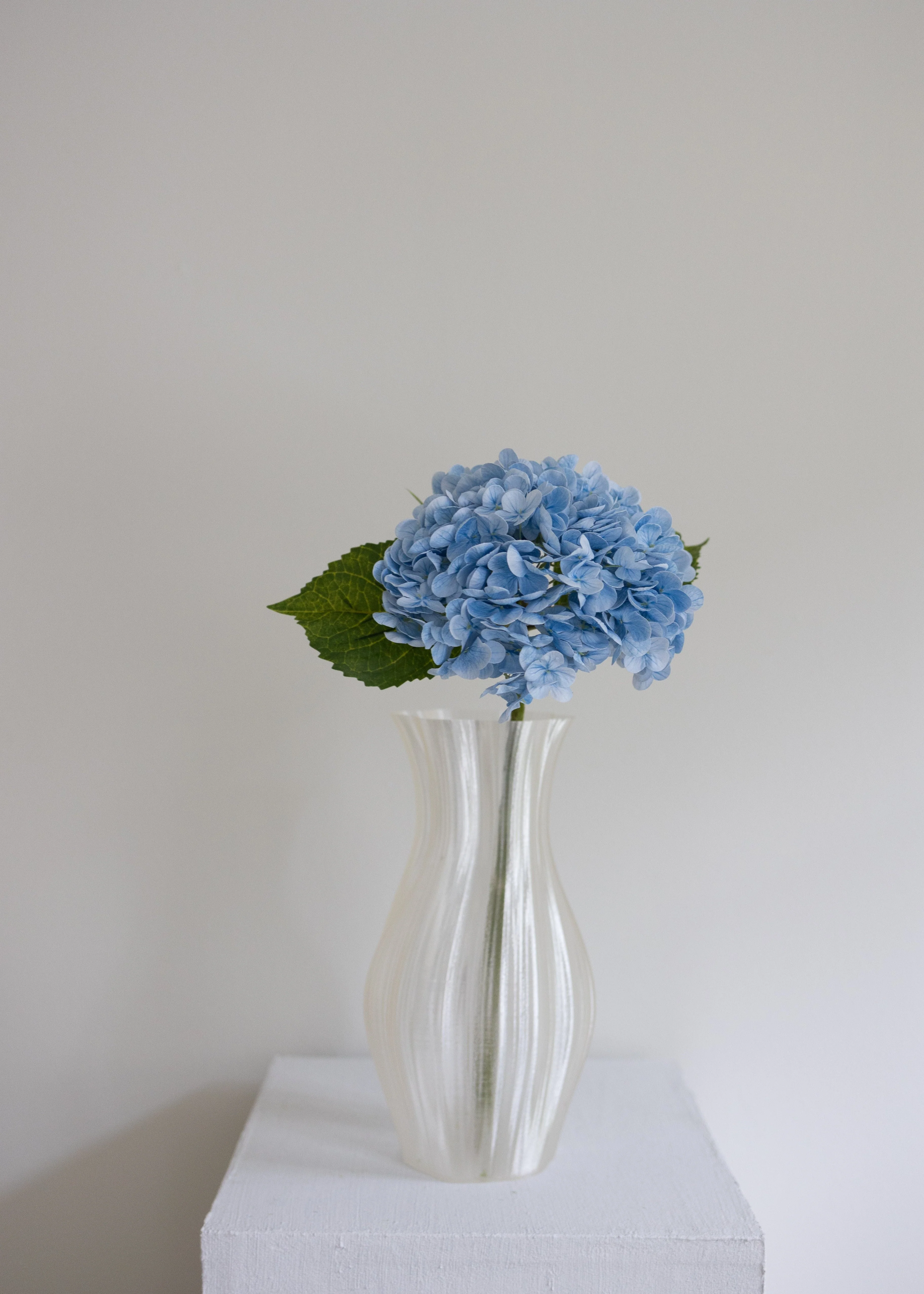BLOOM OBJECTS  Kunstig Hortensia - lyseblå
