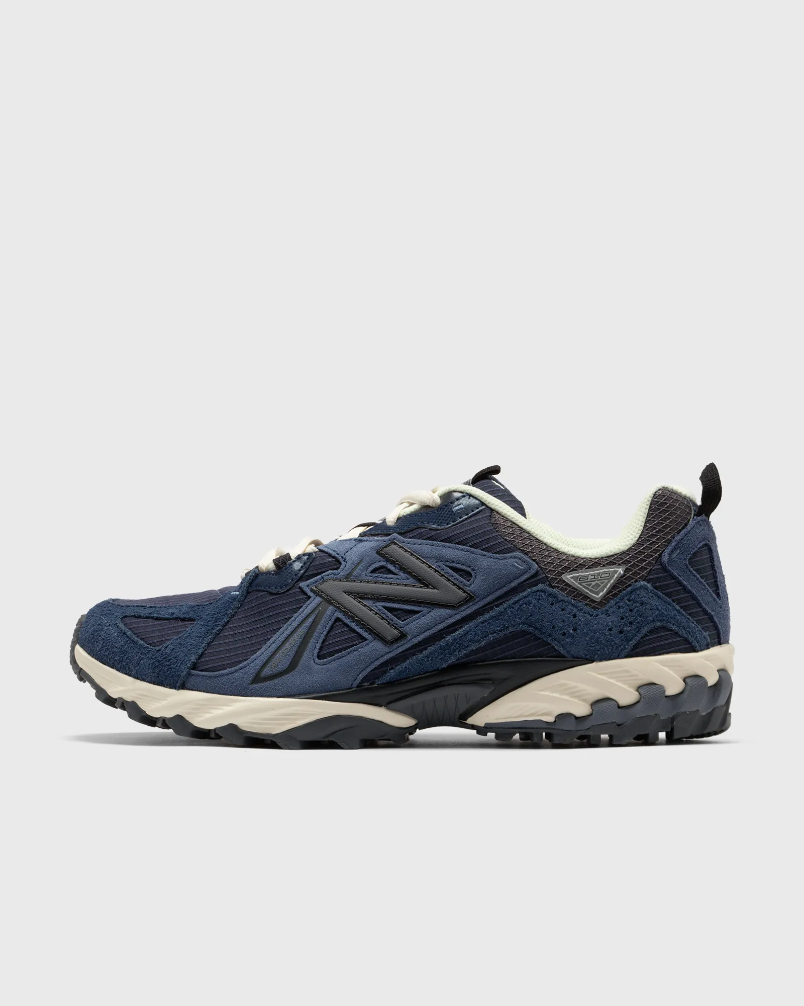 New Balance 610 