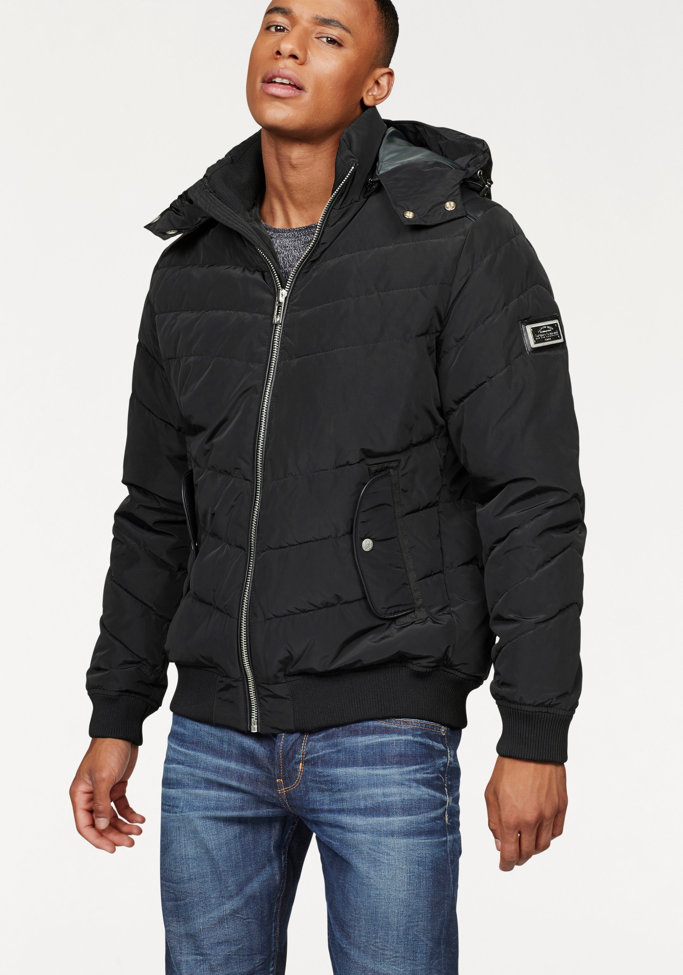 Bruno Banani Blouson mit Kapuze aus schnelltrocknendem Material,  trendiger Stil