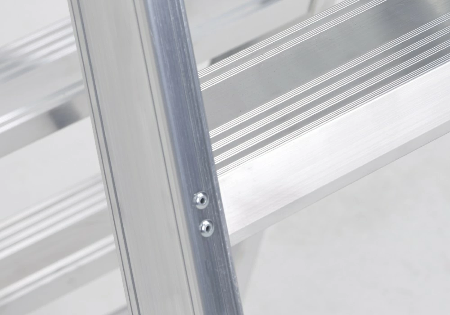 Altrex Sierra SDO 3 Dubbele trap - Aluminium - 2 x 3 treden - max. werkhoogte 2.70 m.