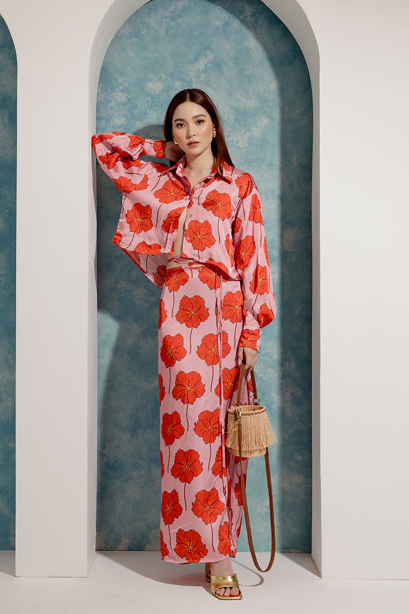 Chemise courte asymétrique à manches longues