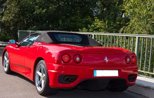 Ferrari fahren in Neumarkt Oberpfalz als Geschenkidee