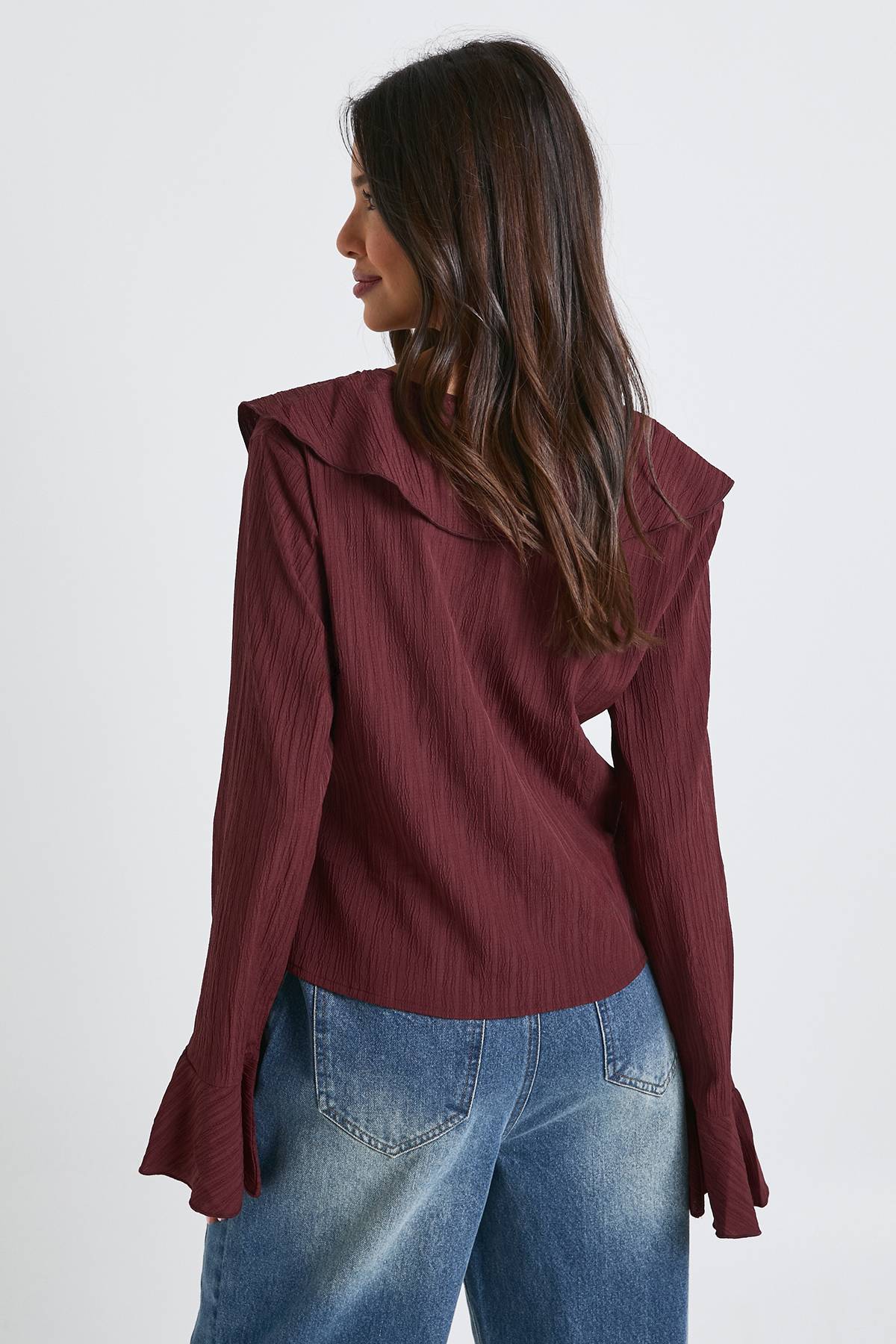 boohoo Blouse à nouer à l'avant en tissu texturé froissé