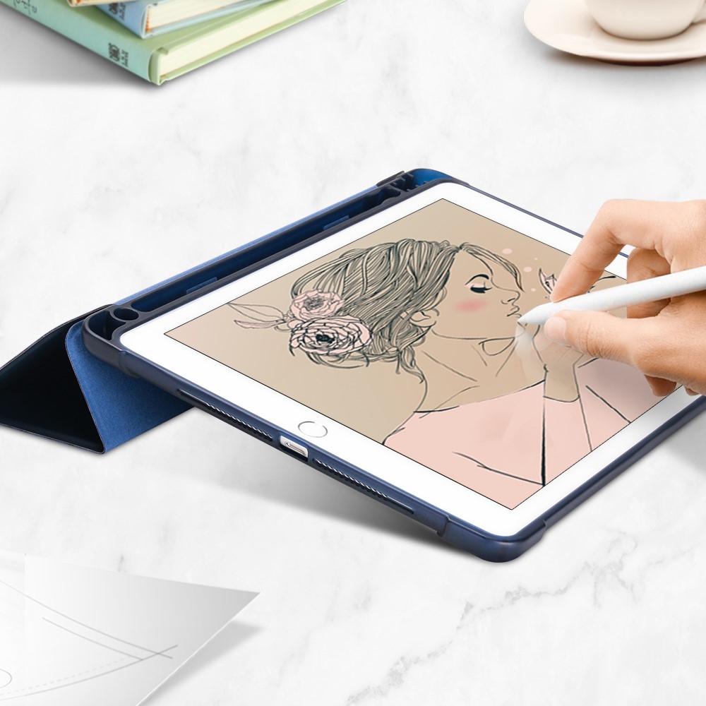 iPad 9.7 (2018/2017) / iPad Air / iPad Air 2 Slim Smart Cover Hülle Gummi Case   Apple Pencil Halterung - Dunkelblau / Transparent