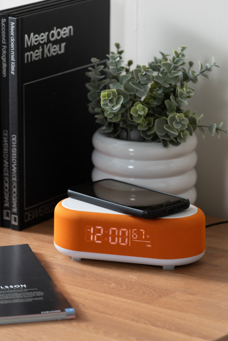 Alarm Clock Vogue w. Phone Charger And Blue Tooth KA6033BK Black