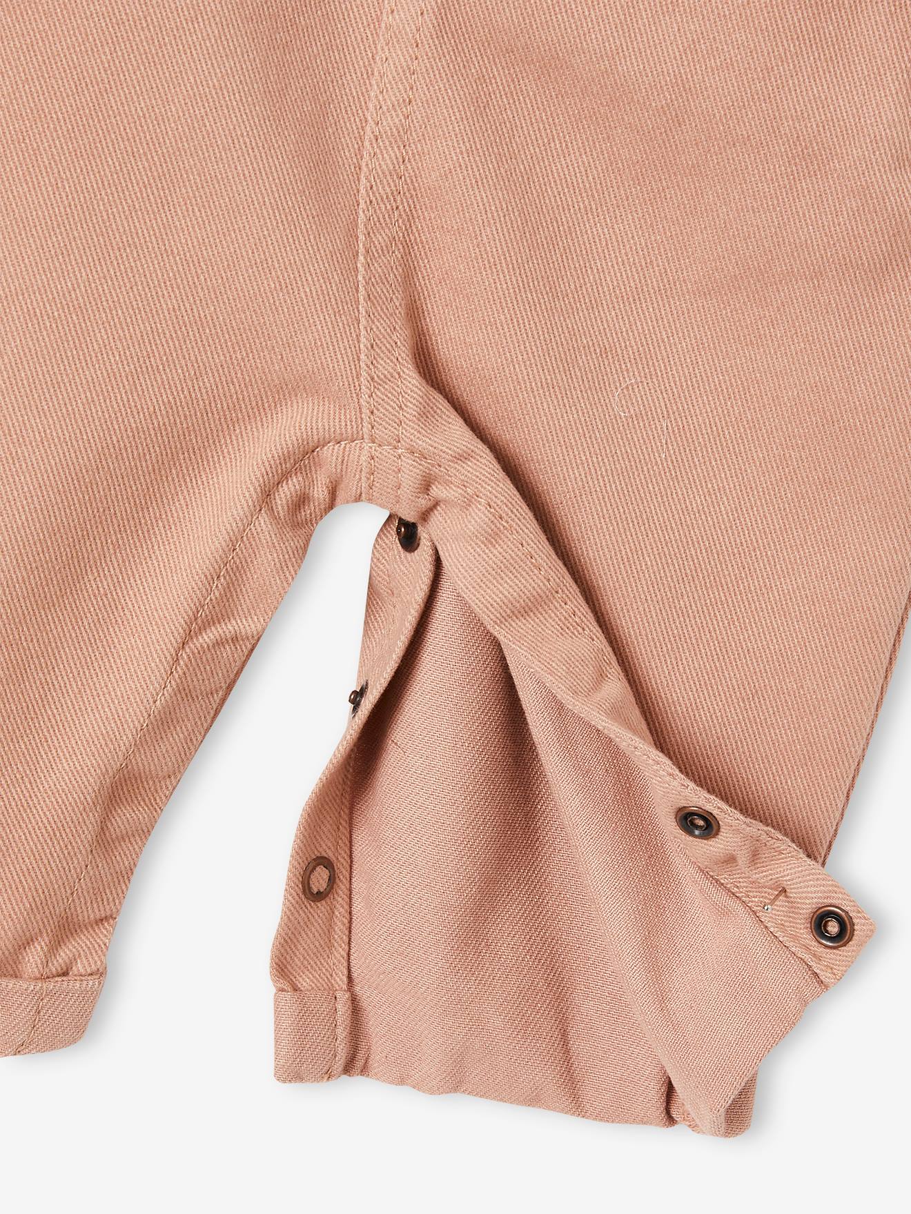 Conjunto para bebê composto por jardineira, camiseta e bandana, bege liso tamanho médio