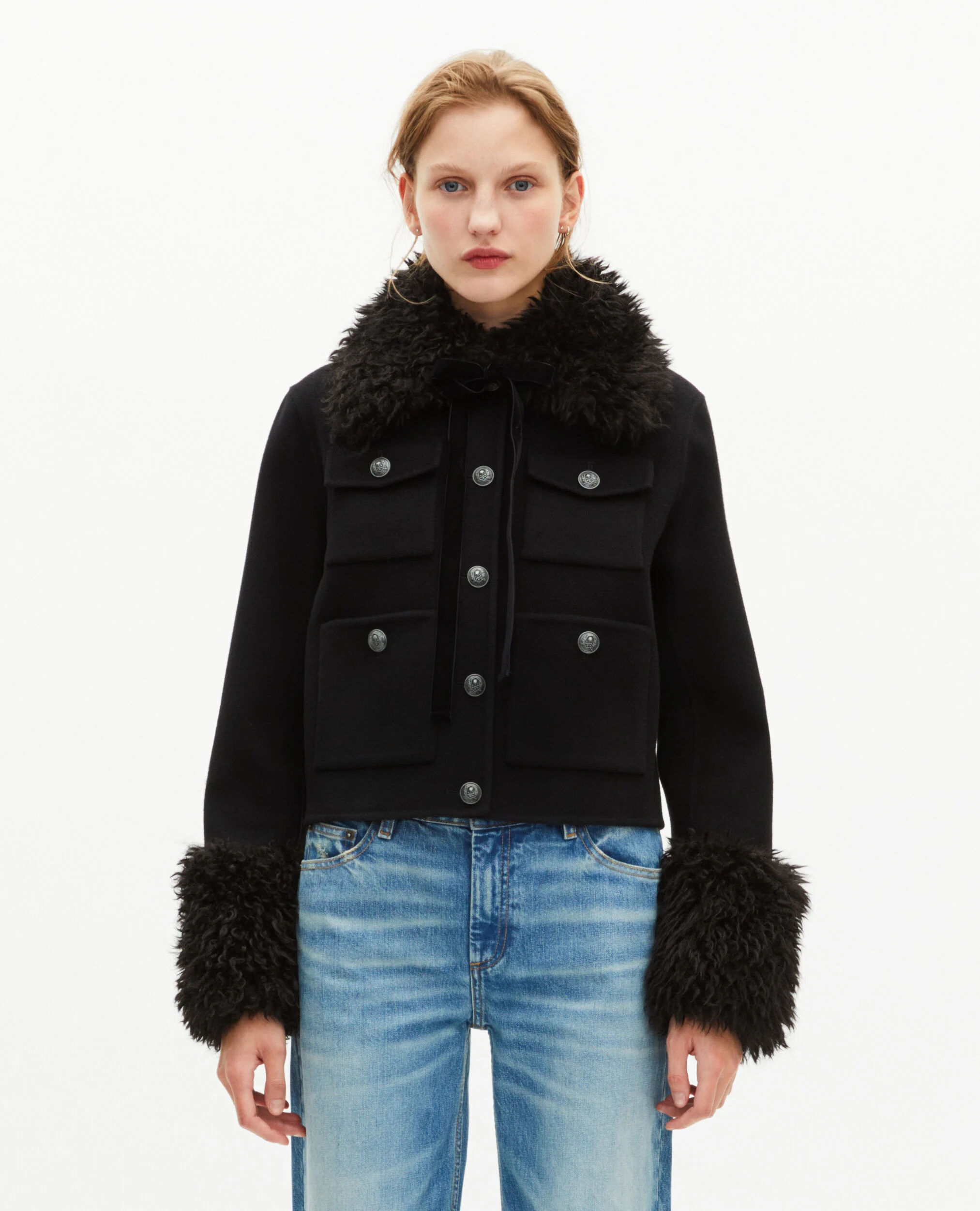 Blouson court en laine col sherpa noir