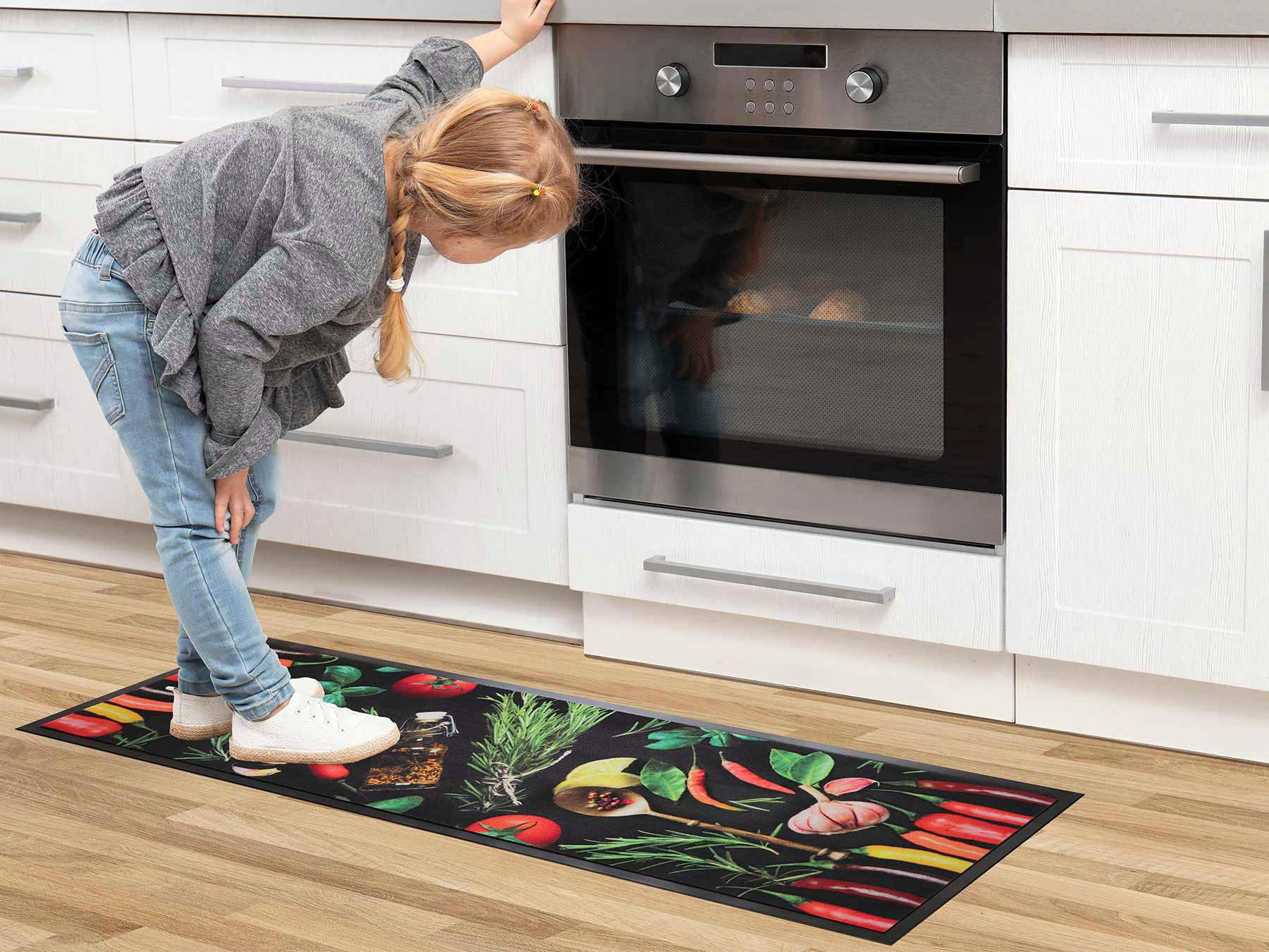 Primaflor-Ideen in Textil Küchenläufer »CHILI HERBS, Made in Belgium« rechteckig 6,5 mm Höhe Chili-Kräuter Motiv, Grösse 50x150 cm, rutschhemmend, Küche