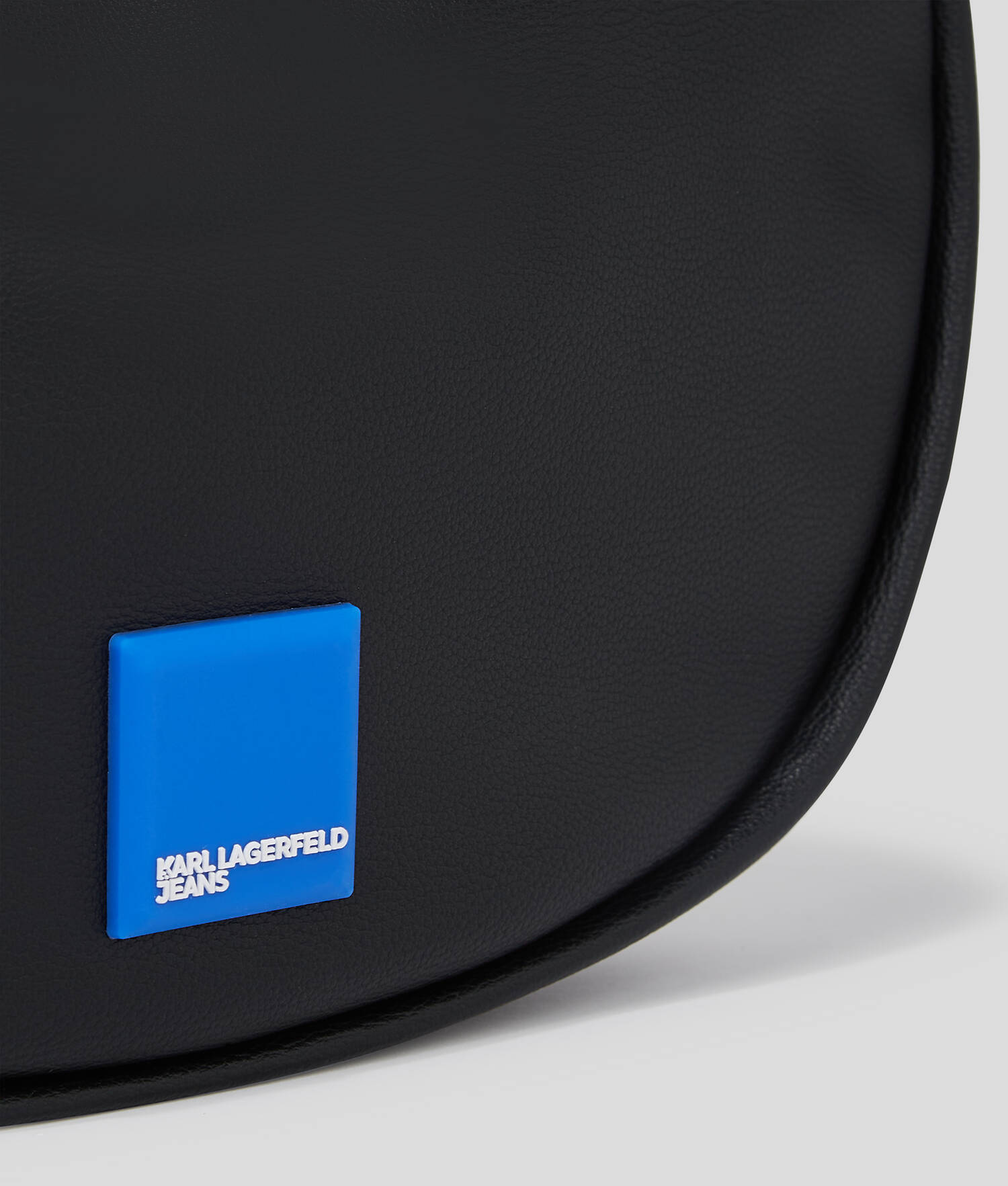 SAC DEMI-LUNE PORTÉ ÉPAULE KLJ AVEC LOGO ENCADRÉ - Noir