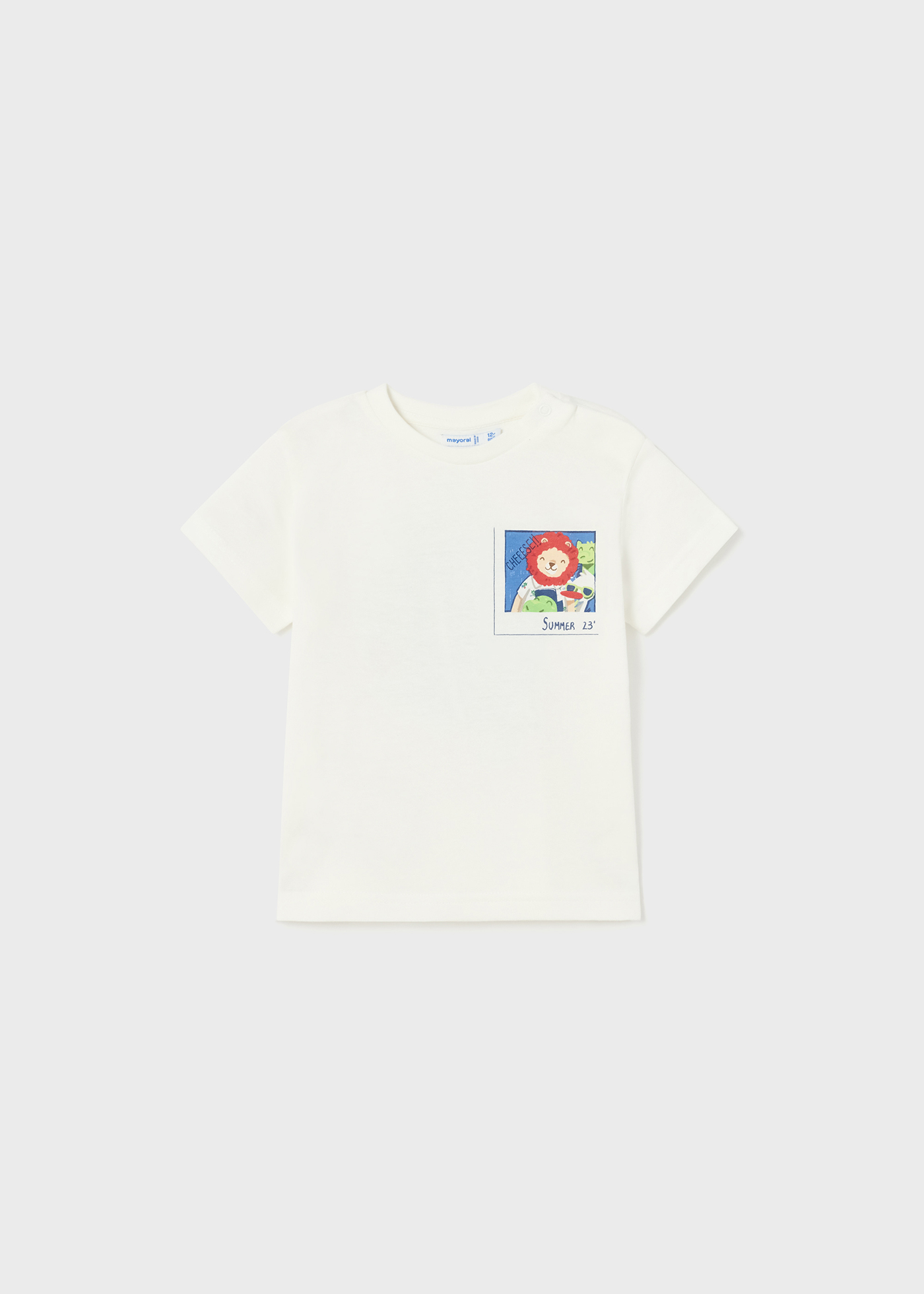 Camiseta infantil com estampa feita em algodão sustentável.