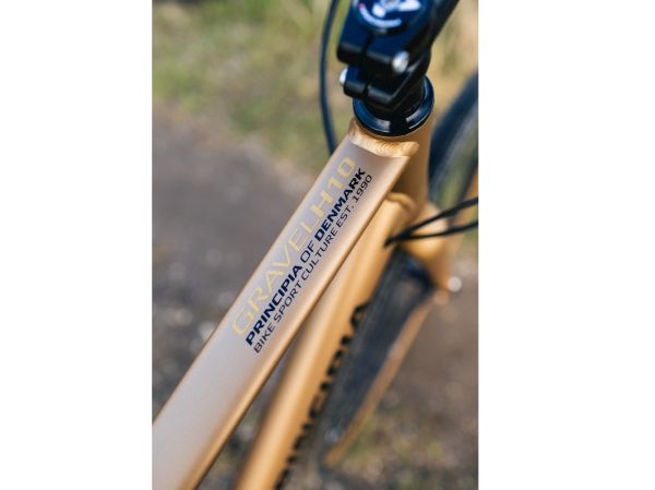 Principia Gravel Hybrid 10 Gold - Herrecykel - 2025