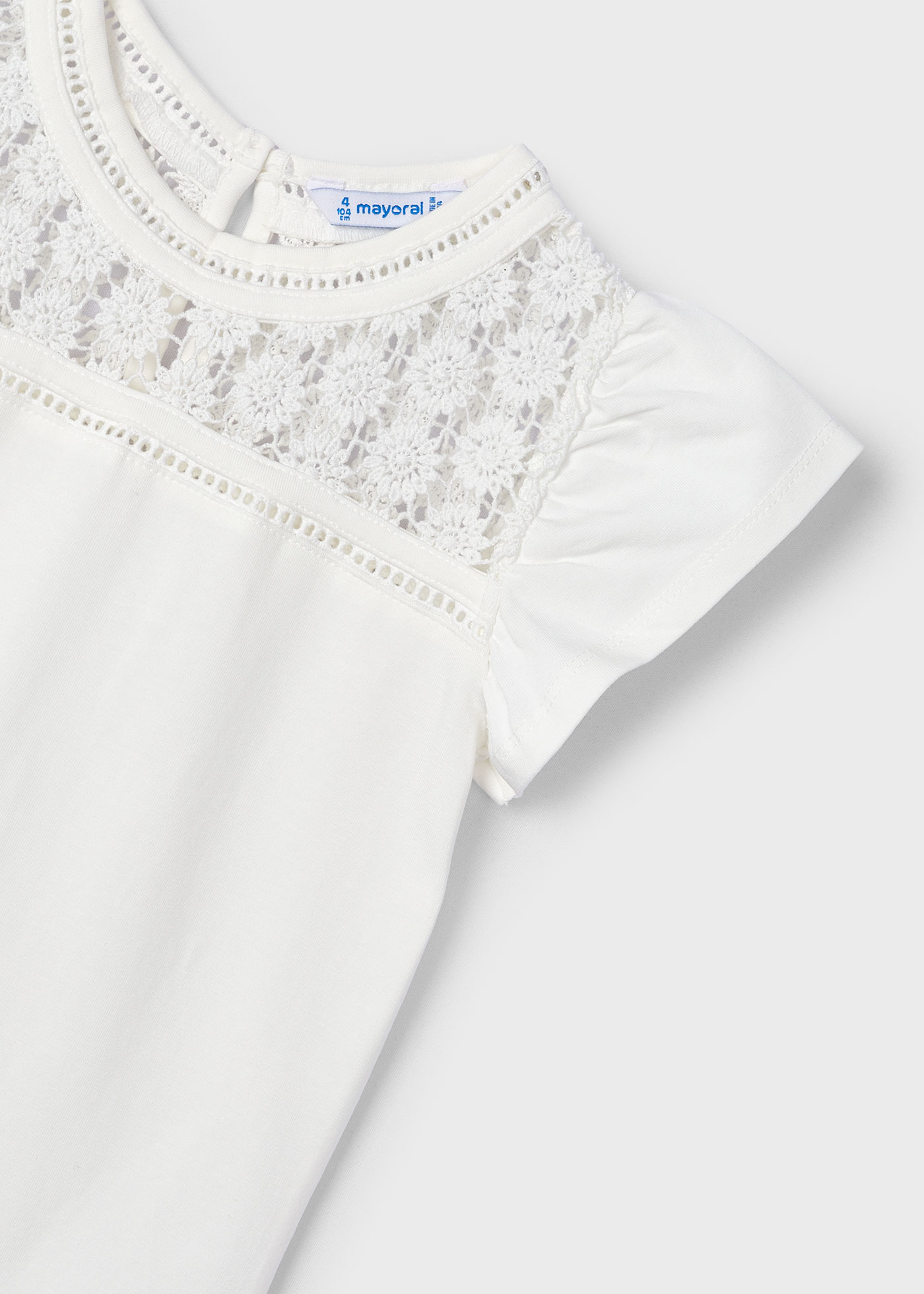 Camiseta feminina Better Cotton guipure, cor fúcsia.