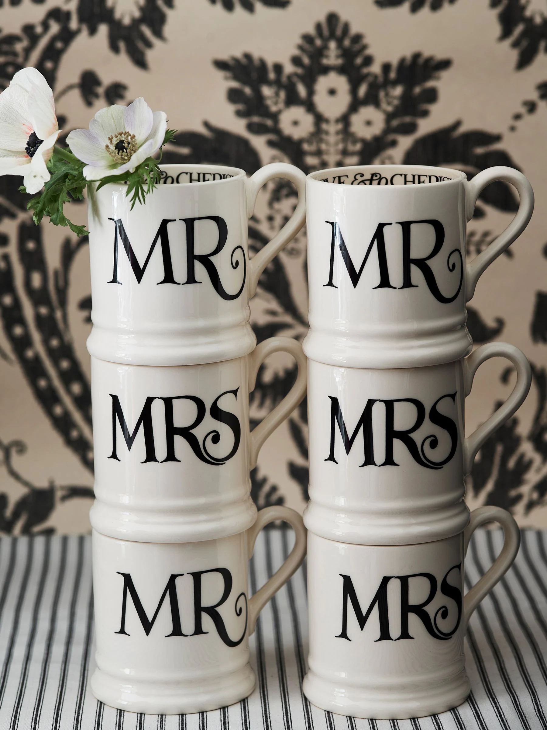 Emma Bridgewater Set of 2 Black Toast Mr & Mr 1/2 Pint Mugs Boxed