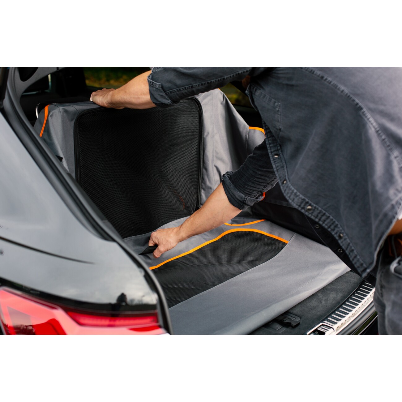 Knuffelwuff faltbare Hundebox Auto Transportbox Alverstone mit Aluminiumgestell für den Kofferraum M