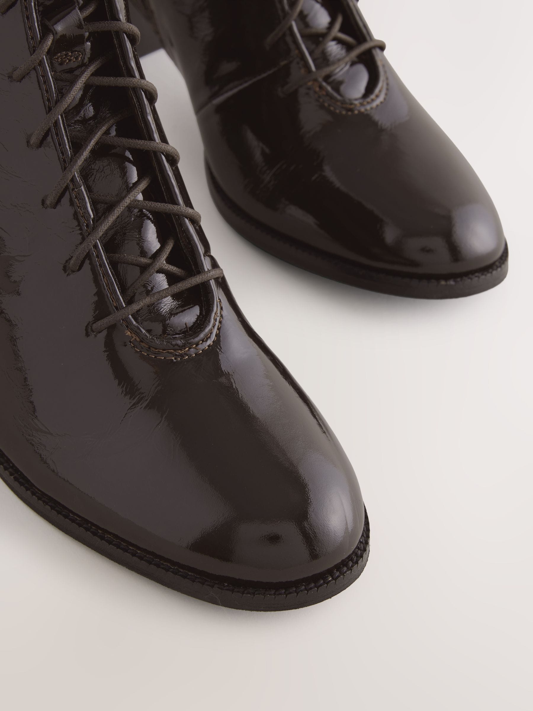 Chocoladebruin leer - Forever Comfort® Lace-Up Block Heeled Patent Boots