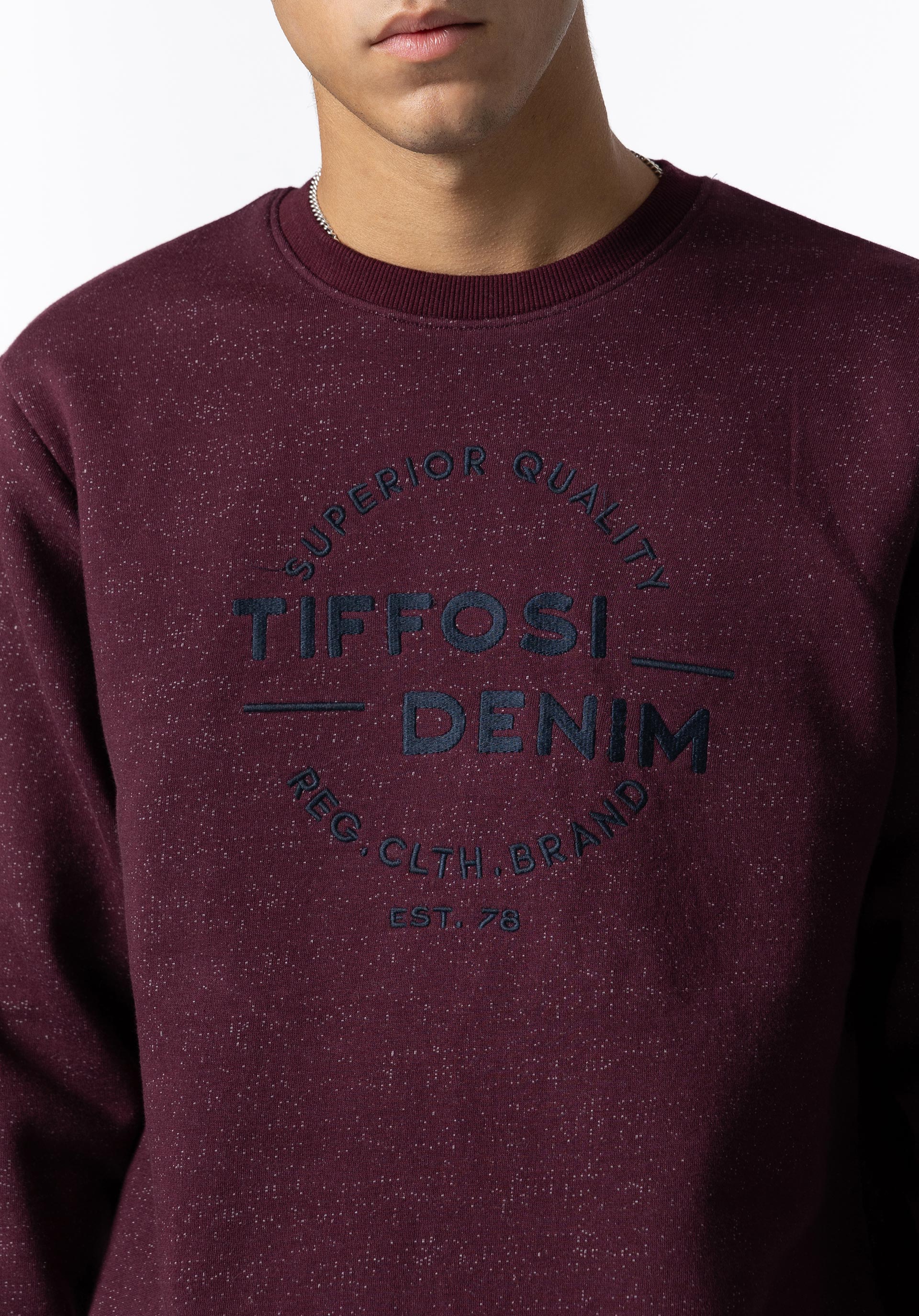 Sweatshirt com Bordado Frontal