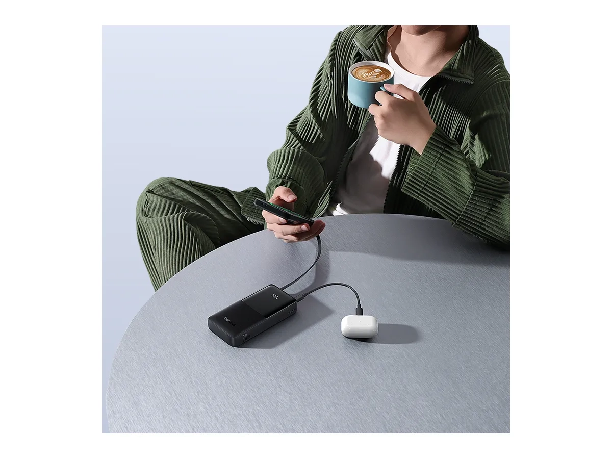 (20W) 10000mAh Bipow 2 USB A / USB C Powerbank Power Delivery Ladegerät inkl. USB C Ladekabel mit LED Anzeige (P10077101113-00) - Schwarz