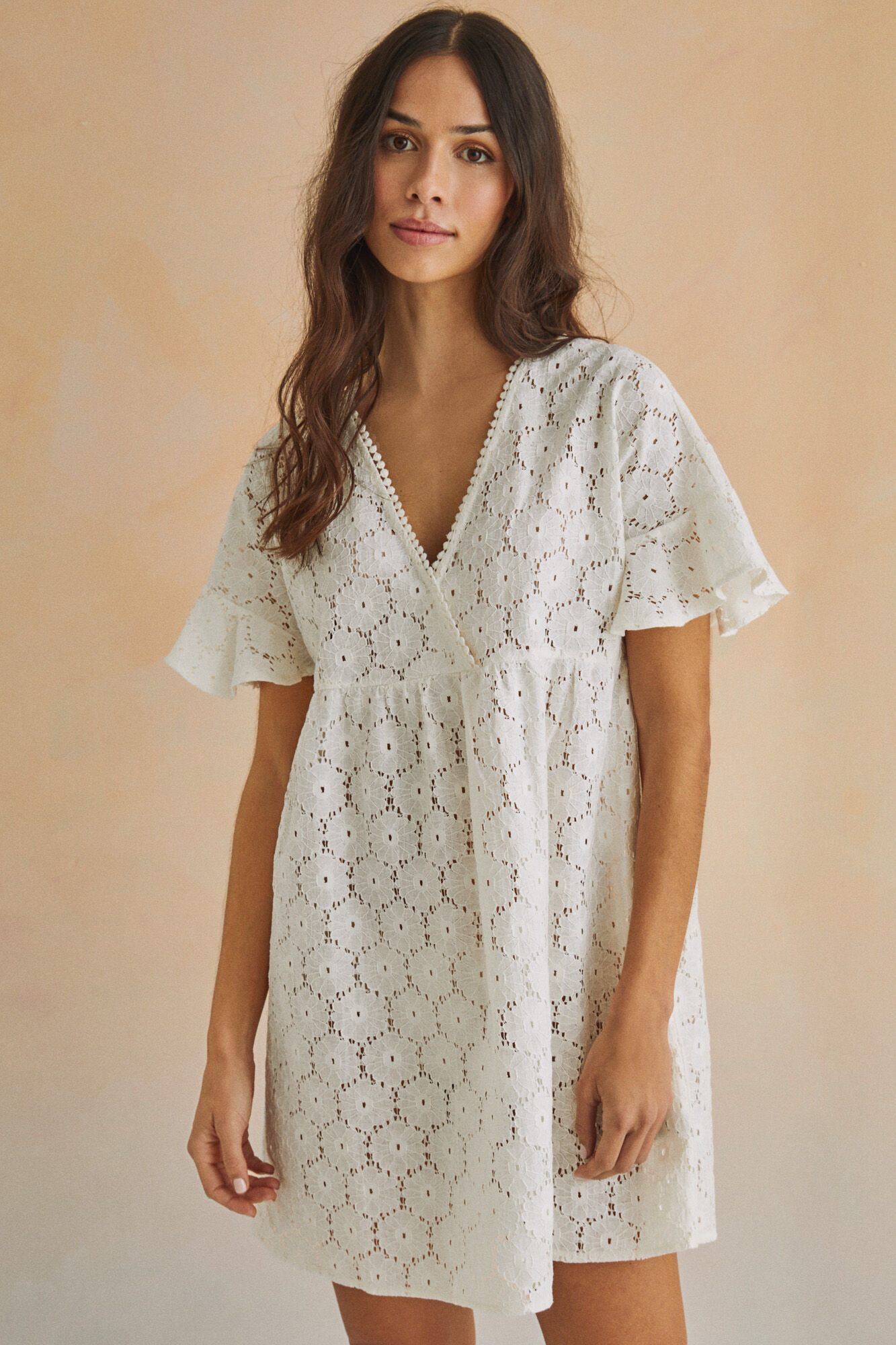 Vestido curto 100% algodão bordado bege - Bege