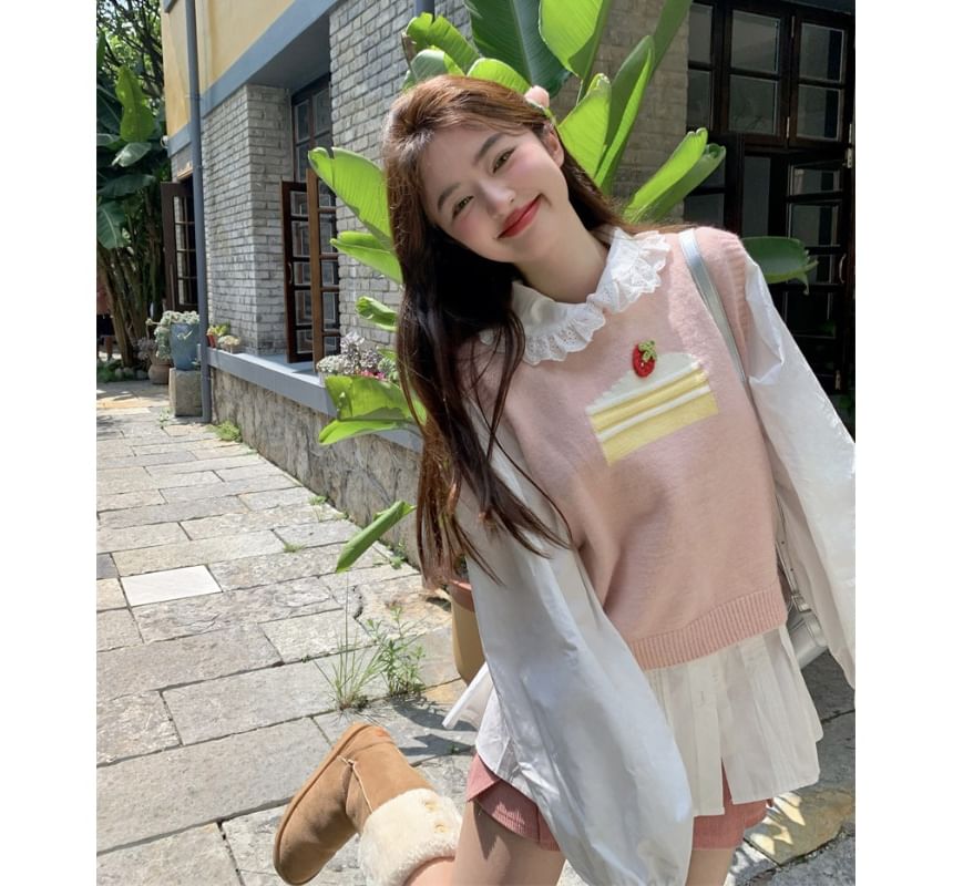 Ukiyo - Blouse met pofmouwen, kantversiering en oogjes / Trui met ronde hals en taartprint