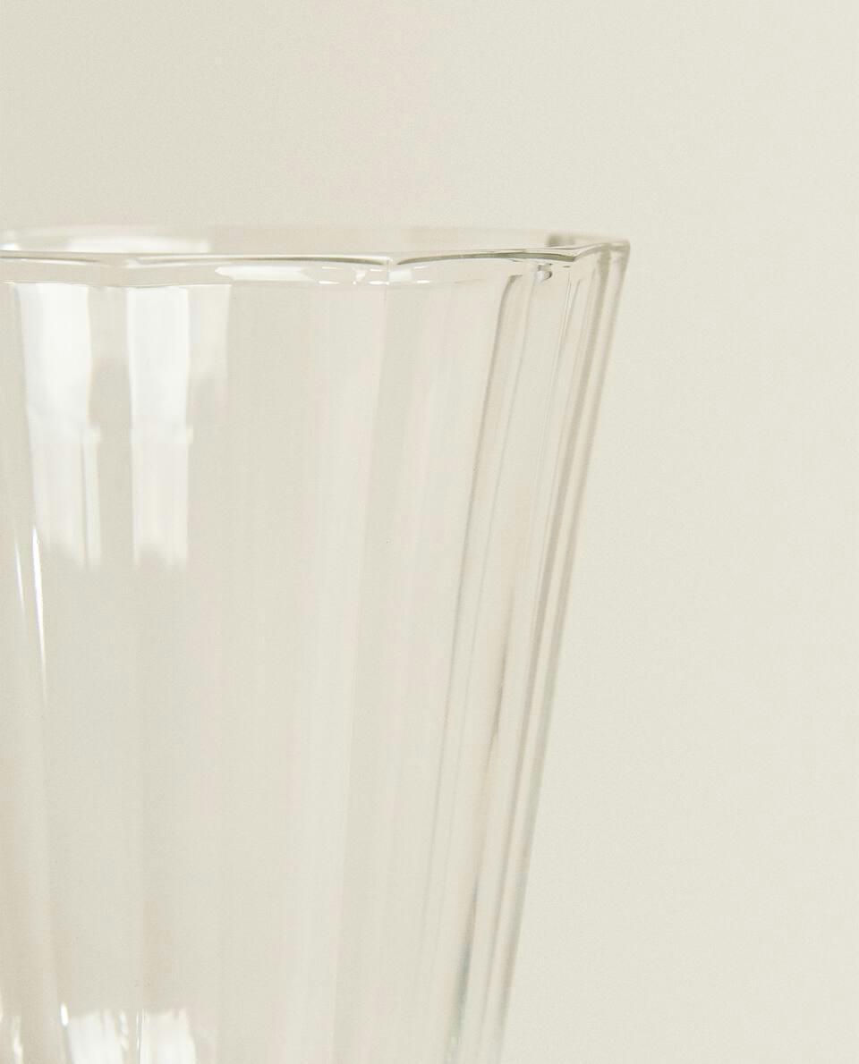 TAÇA DE VINHO FACETADA ELEVADA