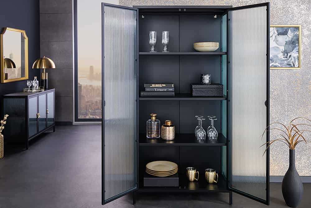 Moderne Vitrine AMSTERDAM 160cm schwarz gold Riffelglas Metall Highboard Schrank