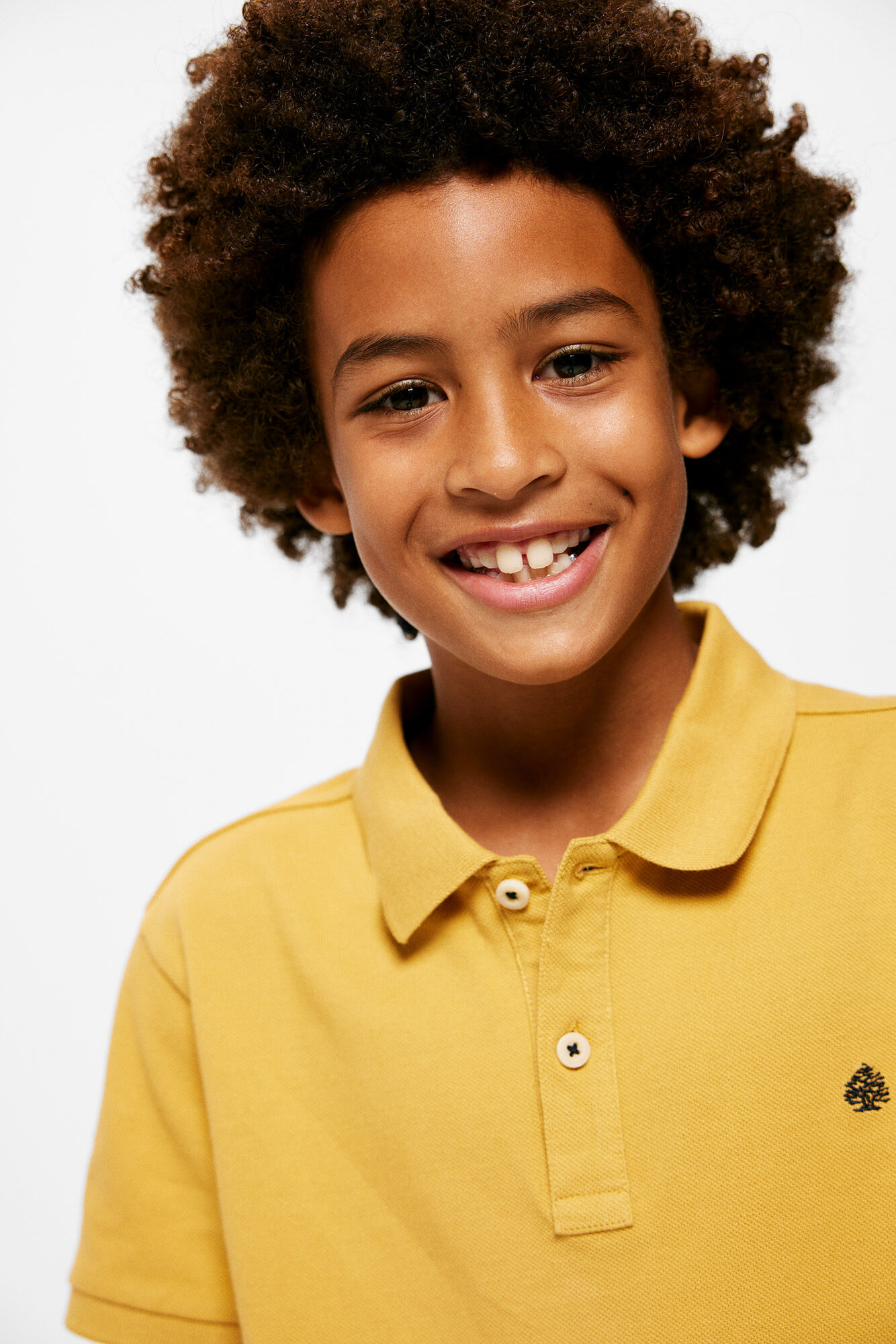 Camisa polo básica com logotipo para meninos