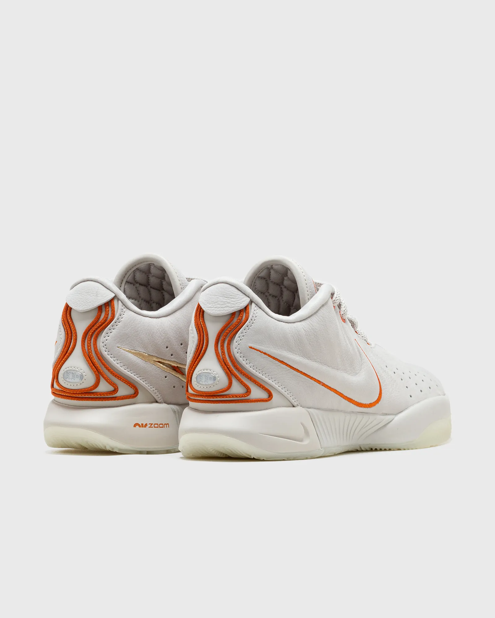 Nike LEBRON XXI