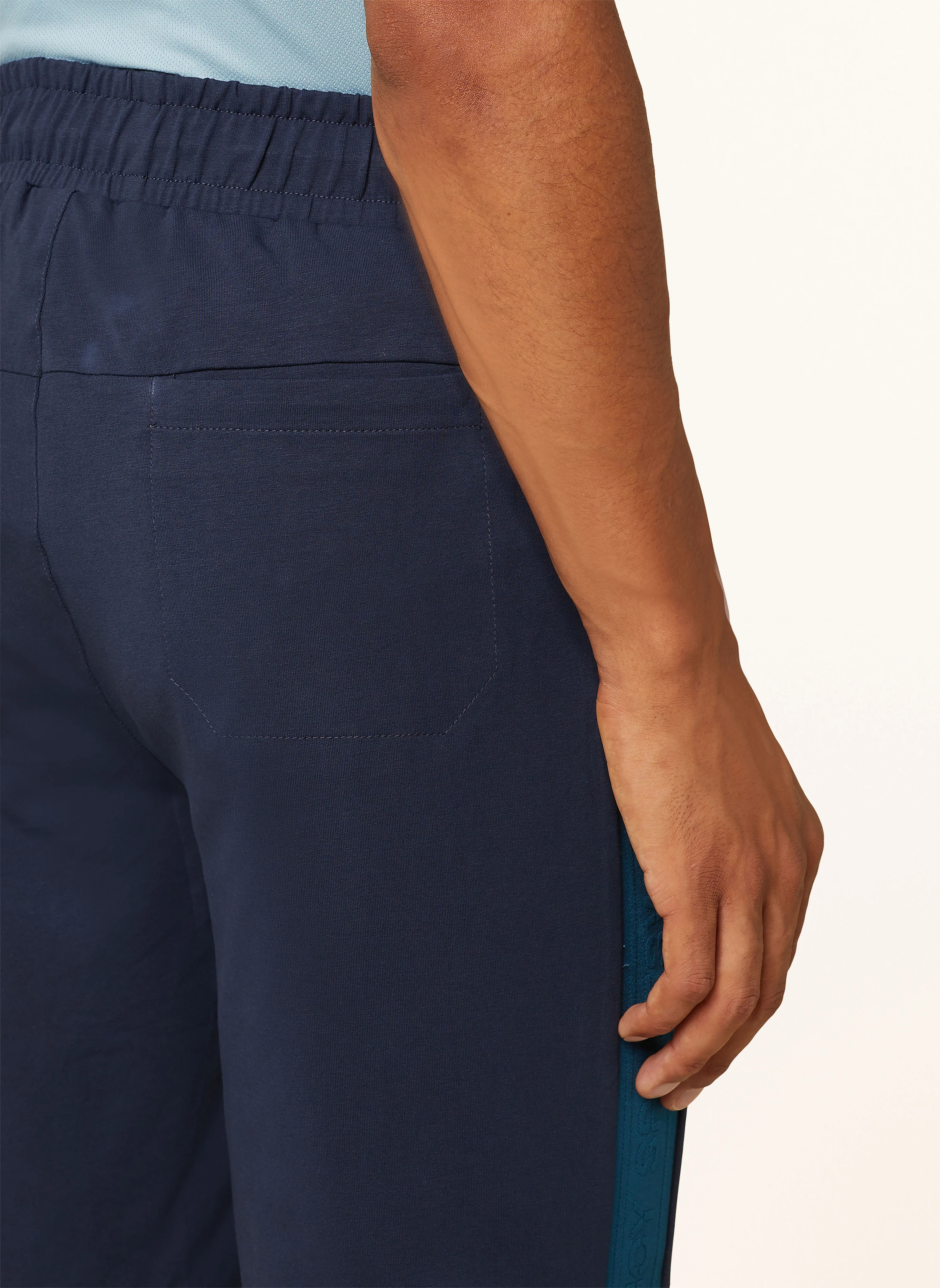 JOY sportswear Sweatshorts JANNIS mit Galonstreifen