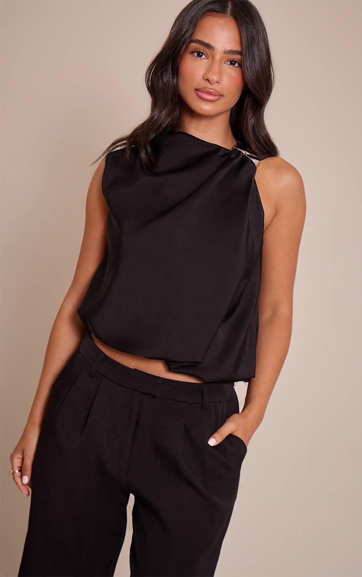 Noir Haut Sans Manches En Satin Avec Détails De Finition Petite